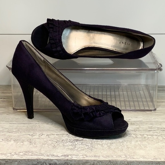 Fioni Womens Peep Toe Pumps Deep Purple Faux Suede Ruffles High Heels 8.5 - Picture 1 of 4